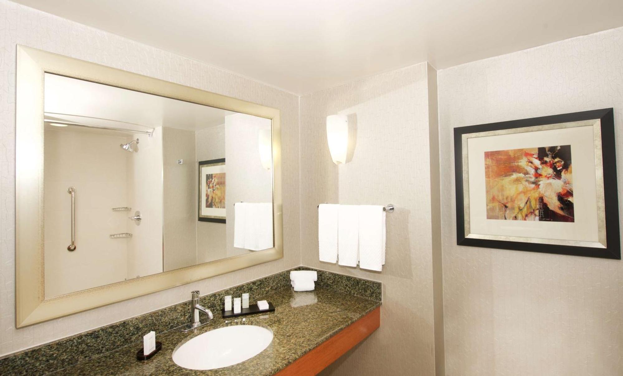 Embassy Suites By Hilton Detroit - Livonia/Novi Eksteriør billede