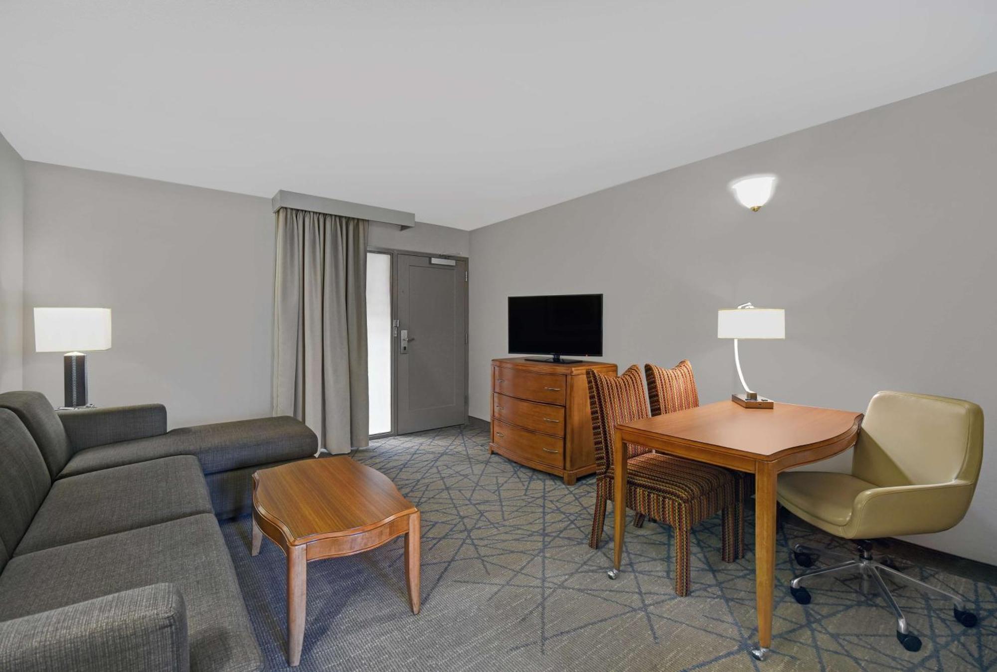 Embassy Suites By Hilton Detroit - Livonia/Novi Eksteriør billede