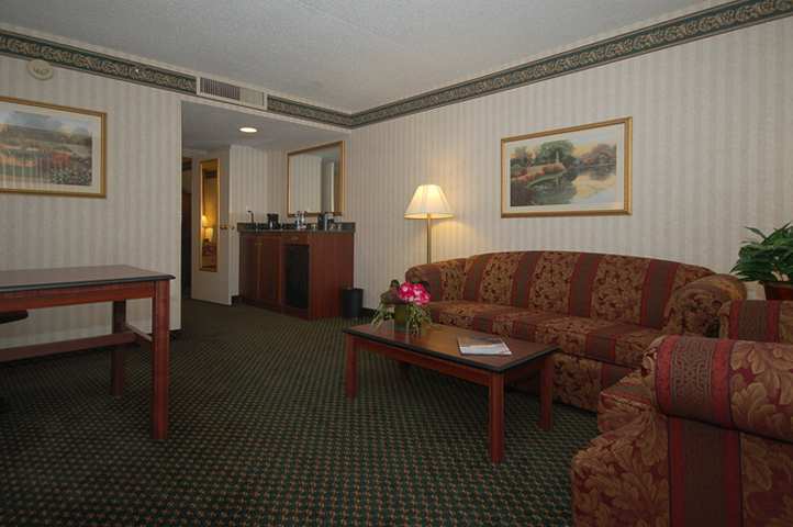 Embassy Suites By Hilton Detroit - Livonia/Novi Eksteriør billede