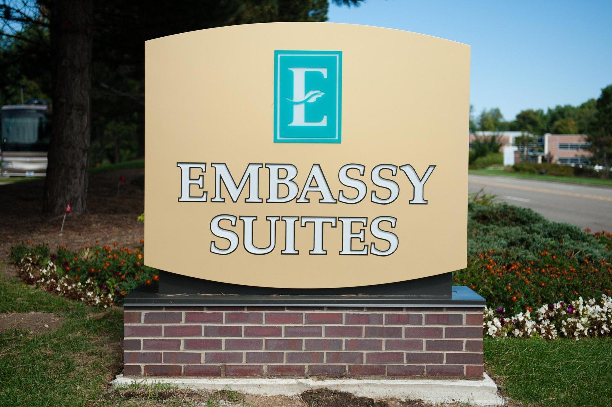 Embassy Suites By Hilton Detroit - Livonia/Novi Eksteriør billede