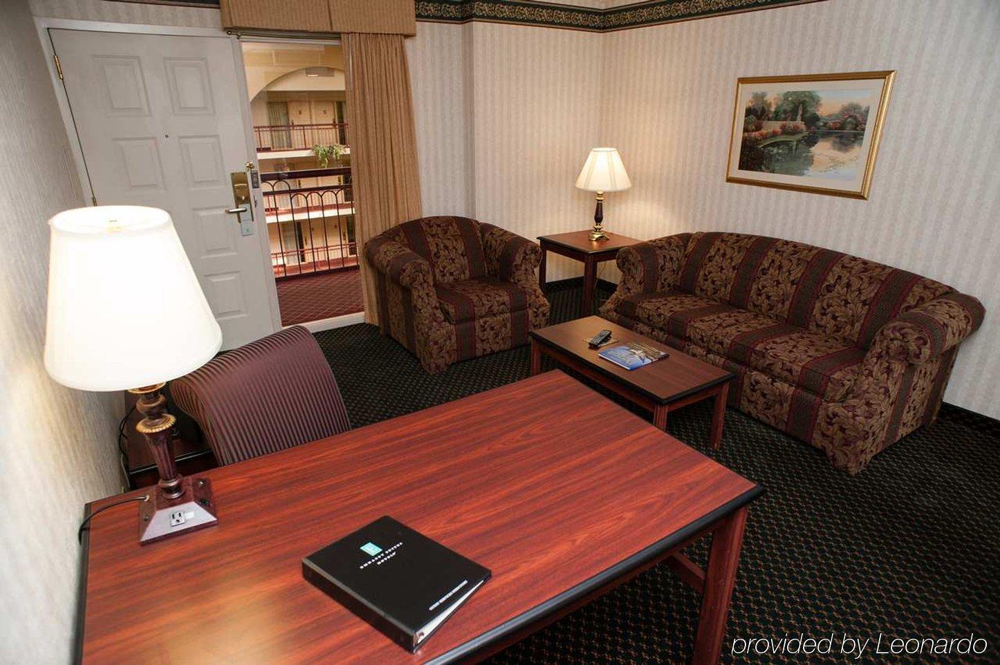 Embassy Suites By Hilton Detroit - Livonia/Novi Eksteriør billede