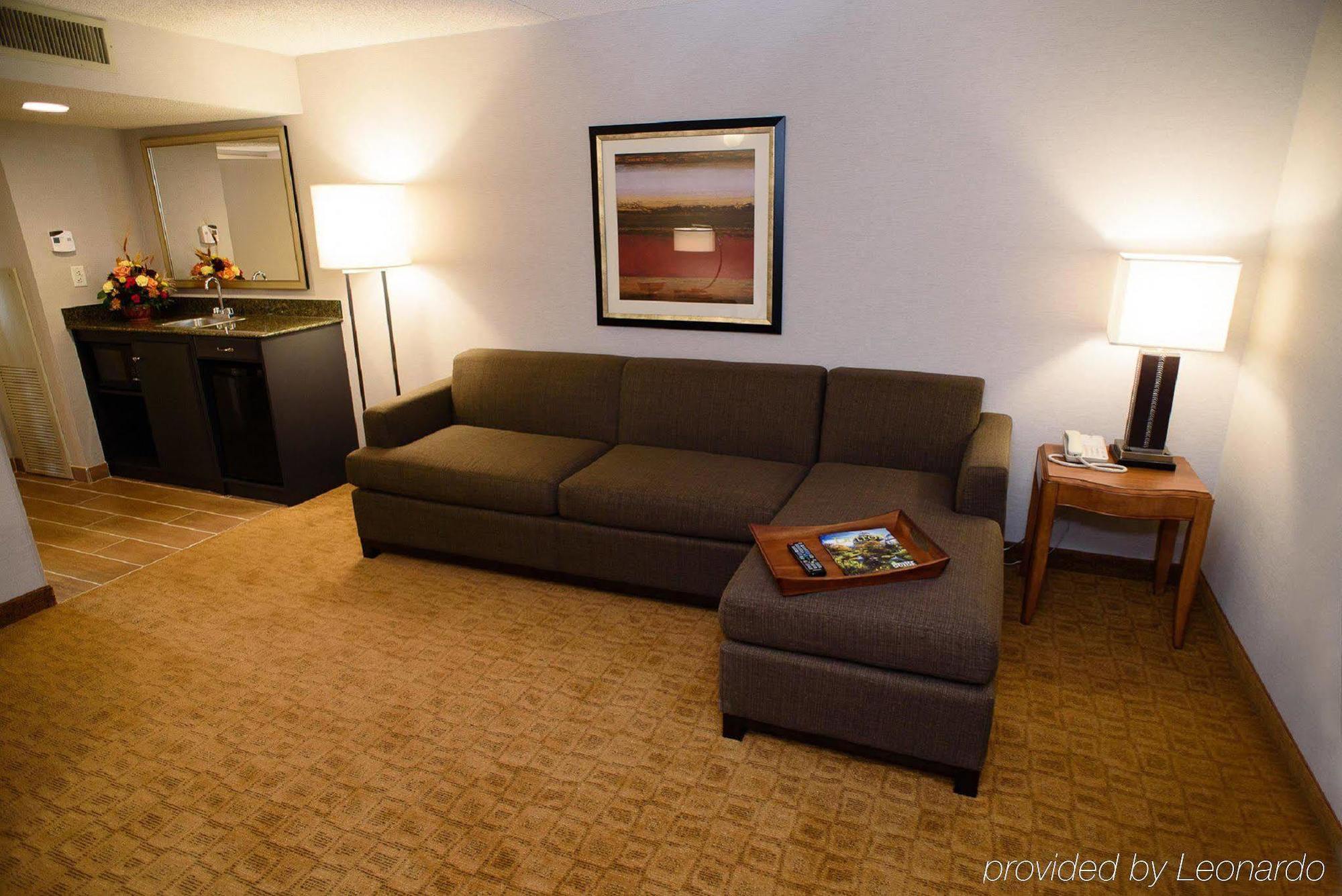 Embassy Suites By Hilton Detroit - Livonia/Novi Eksteriør billede